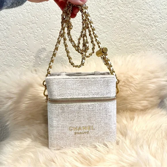 CHANEL Cream and Gold Cosmetic Vanity Bag with Crossbody Chain - Picture 10 of 14